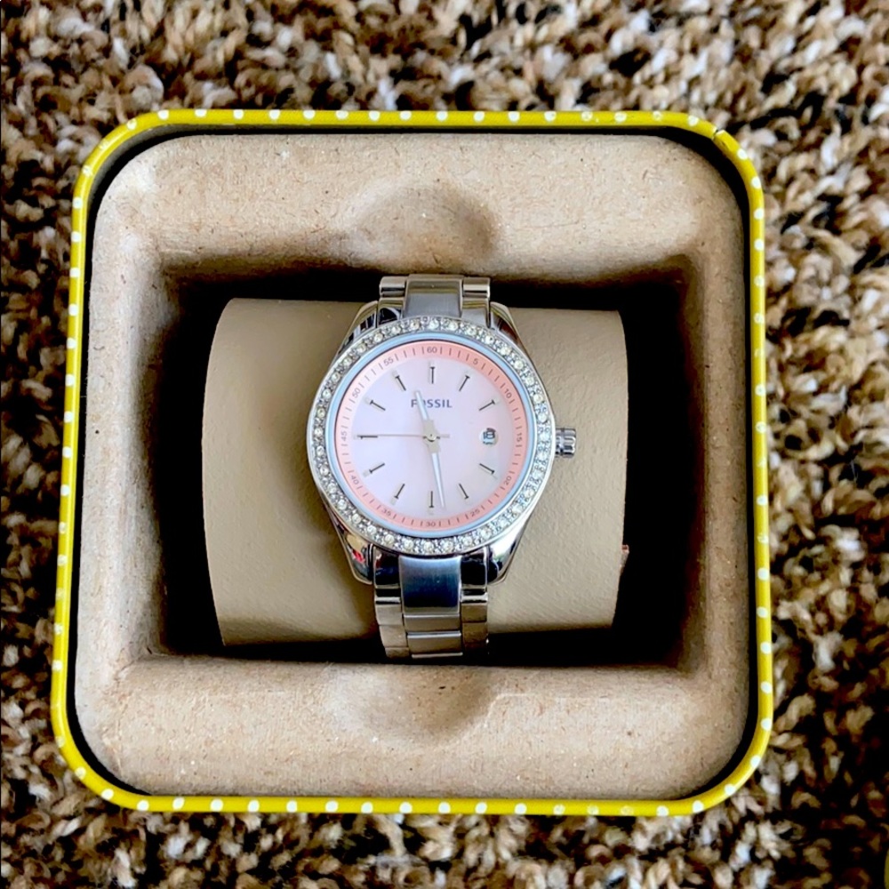Pink Fossil Watch - Picture 2 of 6